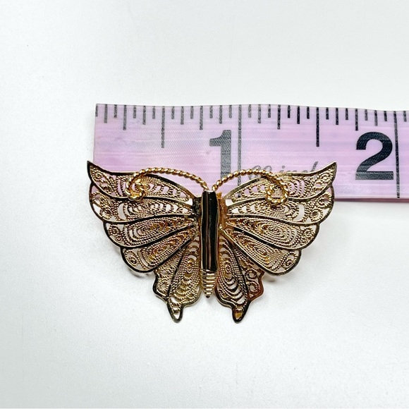 Butterfly Gold Tone Small Brooch/Pin - Picture 3 of 4